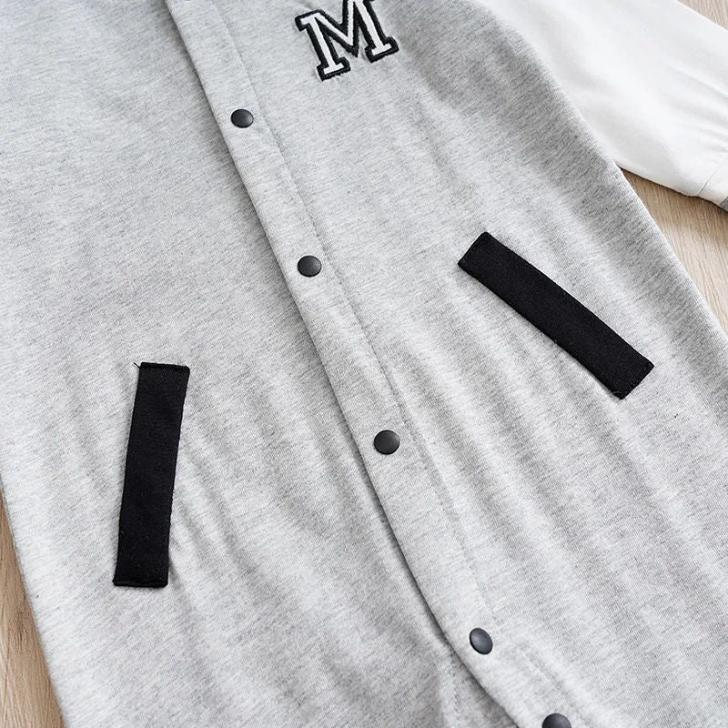 Babyoverall i bomull – Sportig look